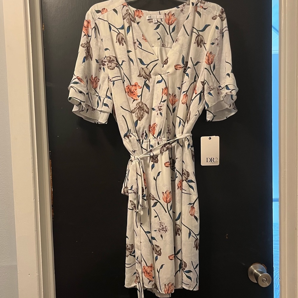 Size XL White dress with tie belt